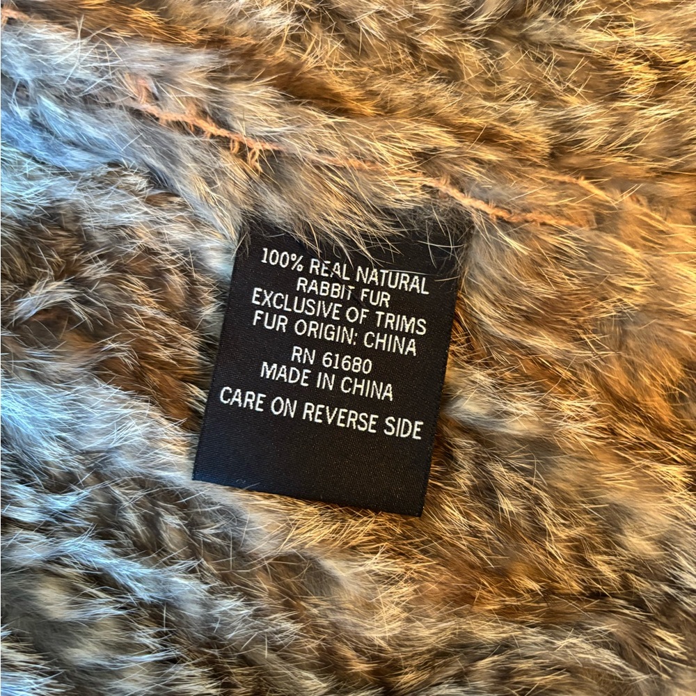 525 America Luxe Rabbit Fur Vest - Picture 6 of 7